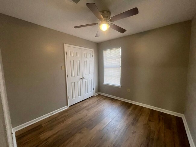 Building Photo - 570 Cherub Ct