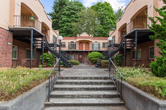 Building Photo - 1322 NE 68th Ave