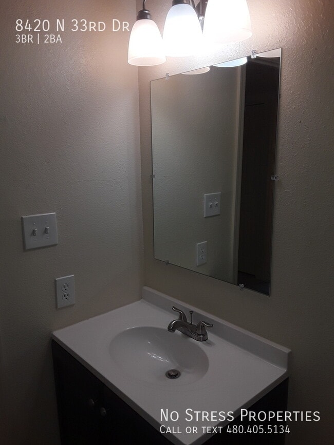 Building Photo - 8420 N 33rd Dr