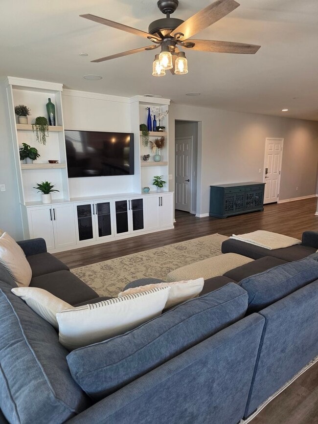 Building Photo - Gorgeous Single Level, 4 Bedroom Pool Home with Solar!