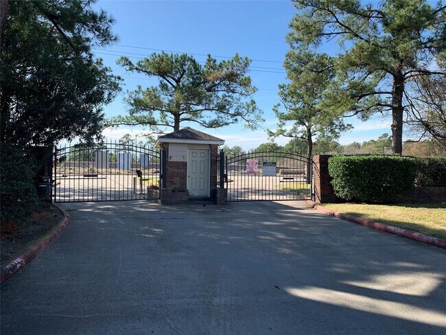 Building Photo - 2501 Gulf Fwy