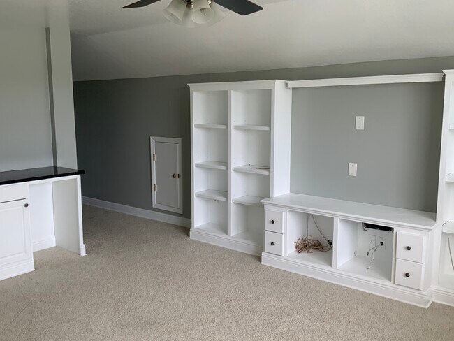 Building Photo - 6813 Bluff Meadow Ct