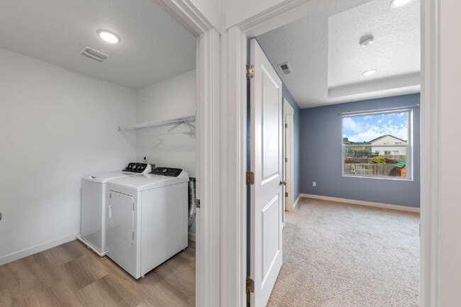 Building Photo - Large Recent Construction Home with Bonus Room!