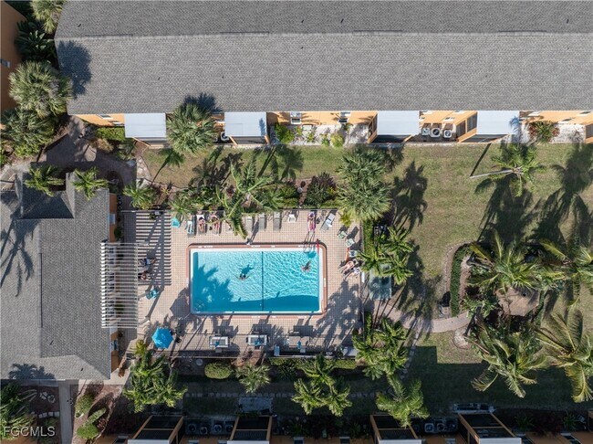 Building Photo - 12658 Kenwood Ln