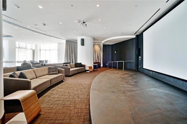 Building Photo - 851 NE 1st Ave