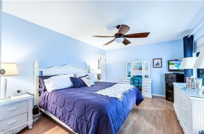 Building Photo - 1914 SE 40th Terrace