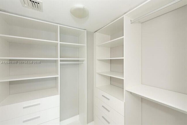 Building Photo - 400 Sunny Isles Blvd