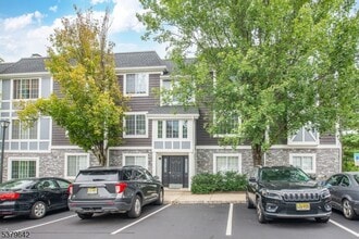 Building Photo - 17 Village Dr