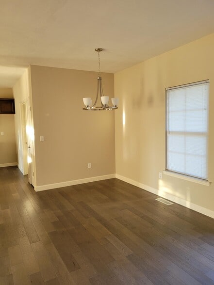 Building Photo - 2616 Fieldstone Dr