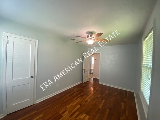 Building Photo - 9 Okahatchee Cir SE