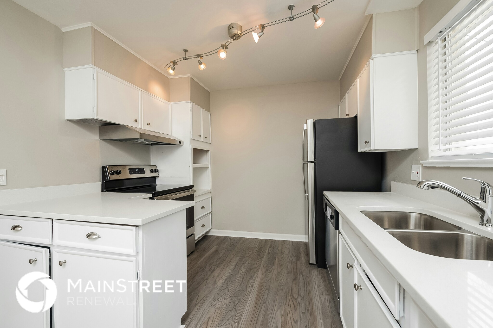 Building Photo - 6025 Parfet St