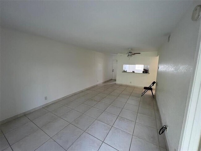 Building Photo - 3375 Jaywood Terrace