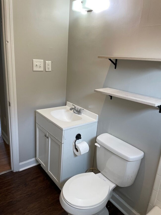 Building Photo - 2 bed, 1 bath house located in Siler City!