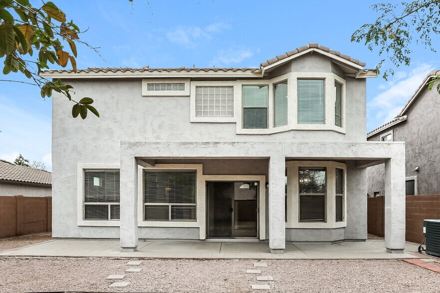 Building Photo - 9913 E Emelita Ave