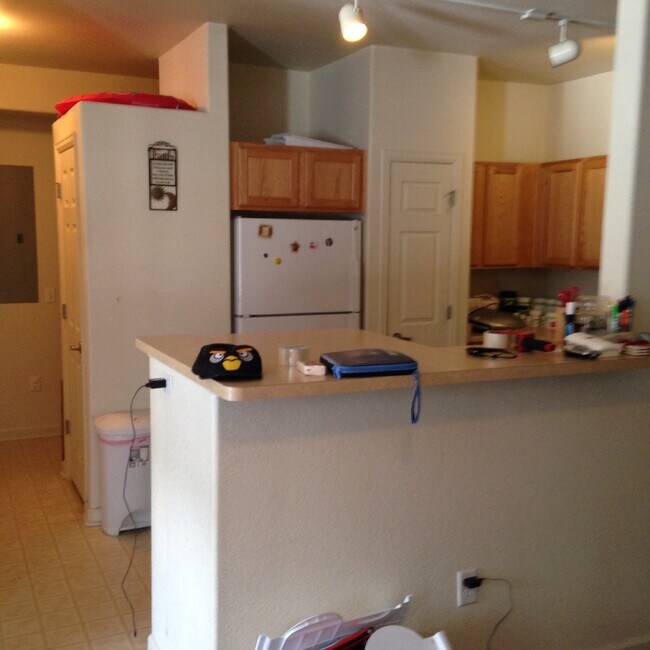 Building Photo - Beautiful 2BR/2BA Condo in Parkfield Lake! AVAIL 08/14