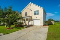 Building Photo - **COMPLETLEY RENOVATED** 4 Bed, 3 Bath Hom...