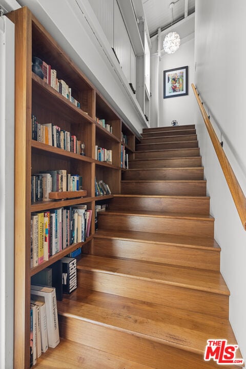 Building Photo - 548 Rose Ave