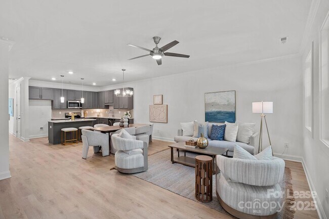 Building Photo - 1306 Moretz Ave