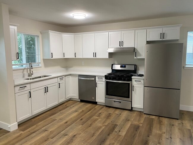 Building Photo - 764 W 220 N