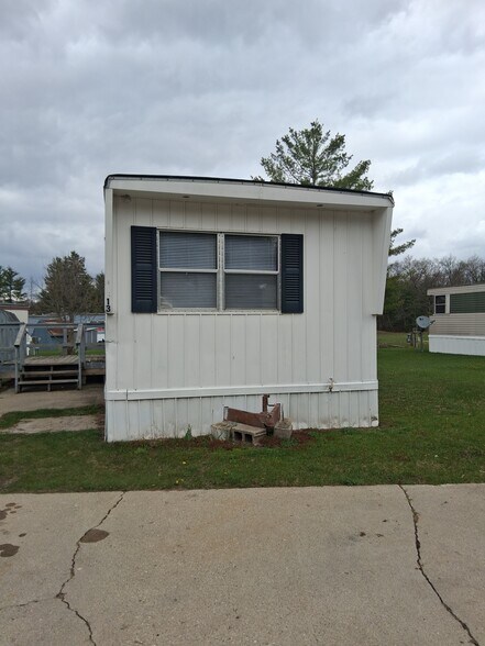 Building Photo - Harrison Estates Mobile Home Community