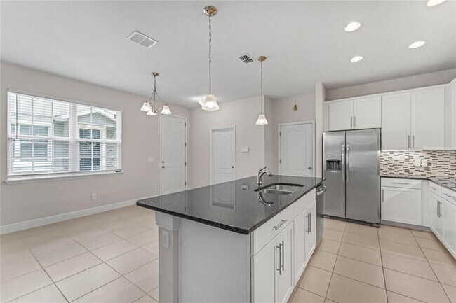 Building Photo - 569 Bethesda Ct