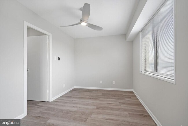 Building Photo - 5340 Holmes Run Pkwy