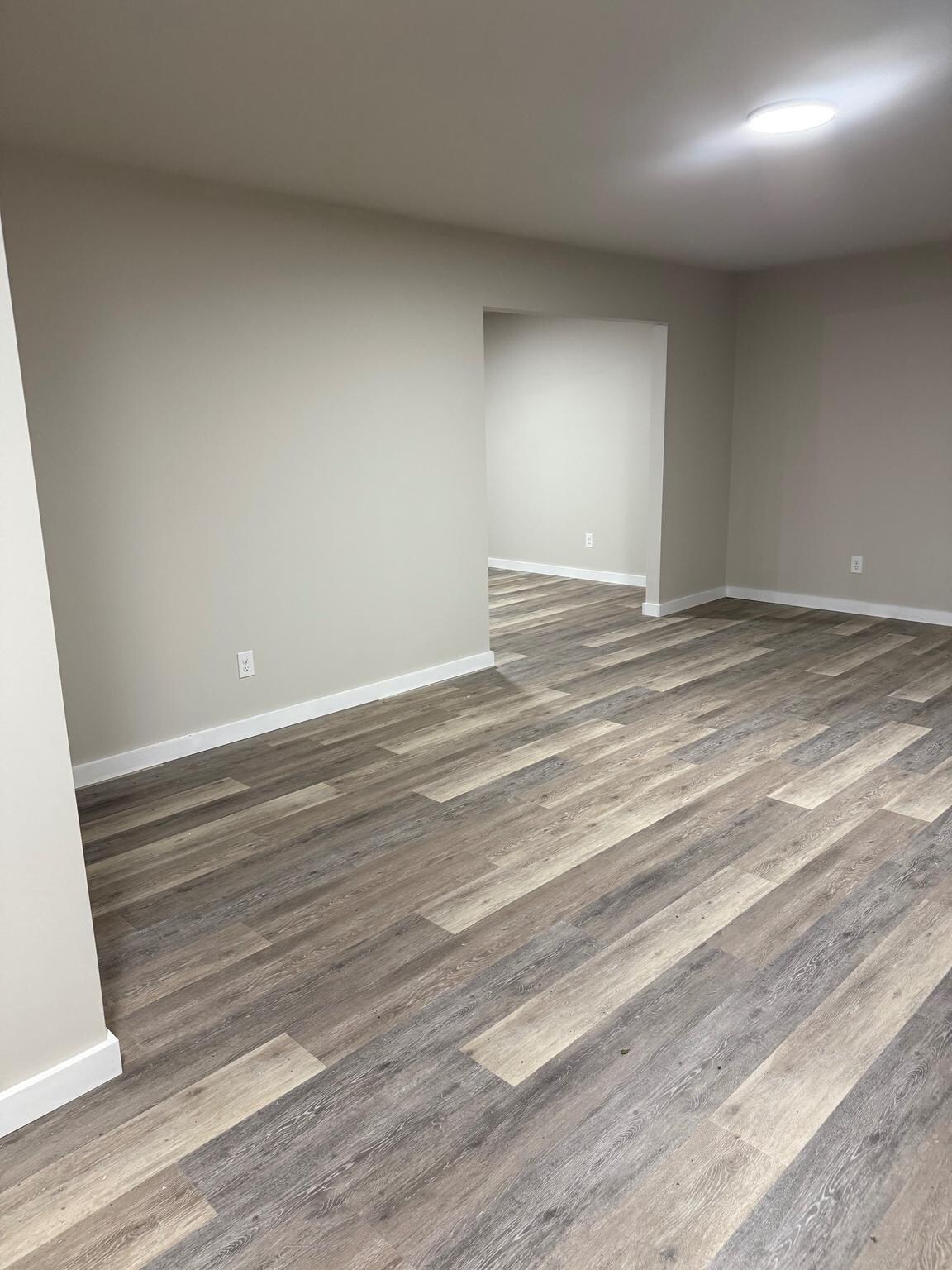 Building Photo - 6580 Fairway Dr W