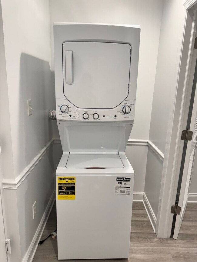 Building Photo - 1513 W Passyunk Ave