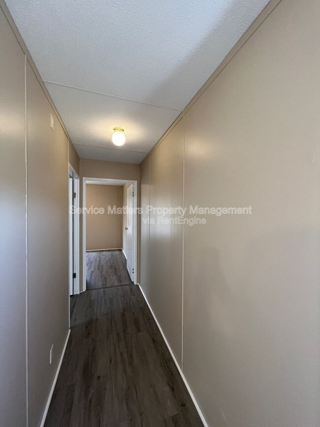 Building Photo - 4825 Douglas Dr