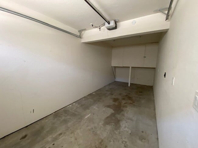 Building Photo - 739 W Franklin St