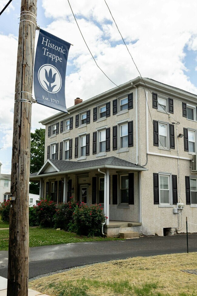 Building Photo - 396 W Main St