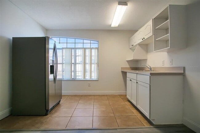 Building Photo - 526 Caribbean Dr