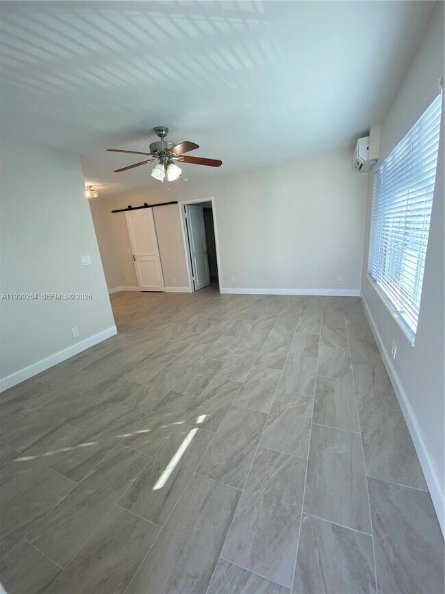 Building Photo - 2344 NE 12th St