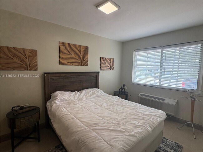 Building Photo - 503 75th St