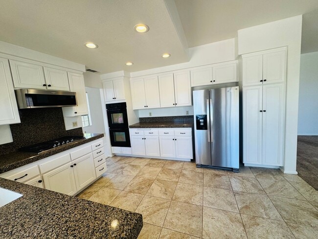 Building Photo - View Mission Oaks 4 Bedroom