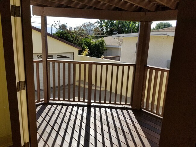 Building Photo - 3-Bedroom Home with Bonus Space | South Redondo Beach | Near Coast