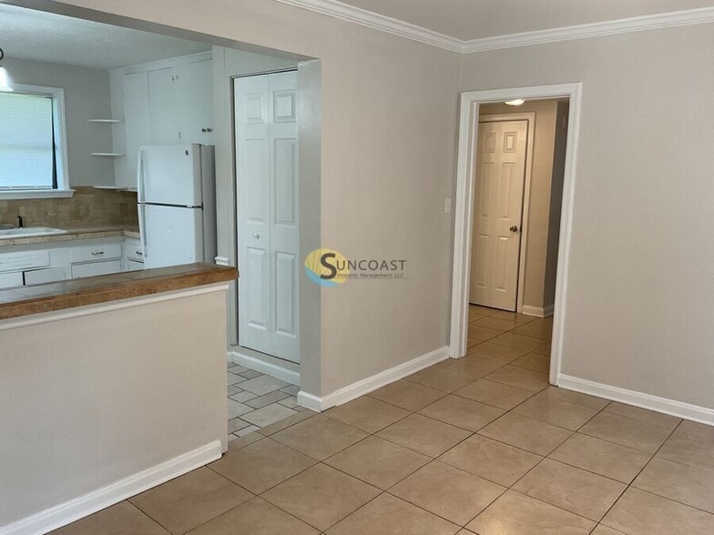 Building Photo - 3721 Colebrooke Dr