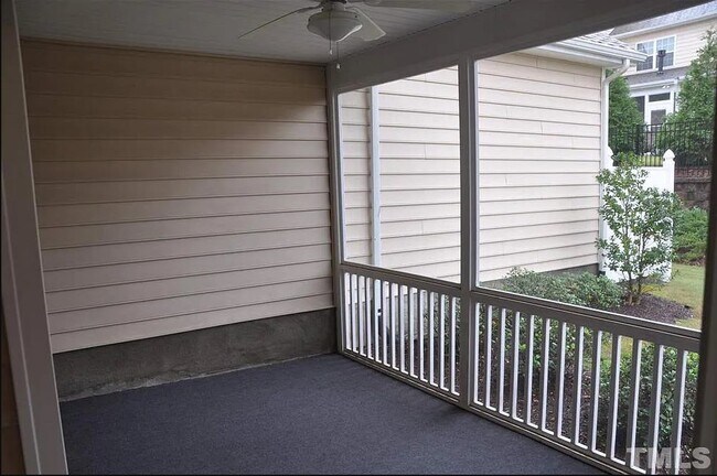 Building Photo - 619 Sealine Dr