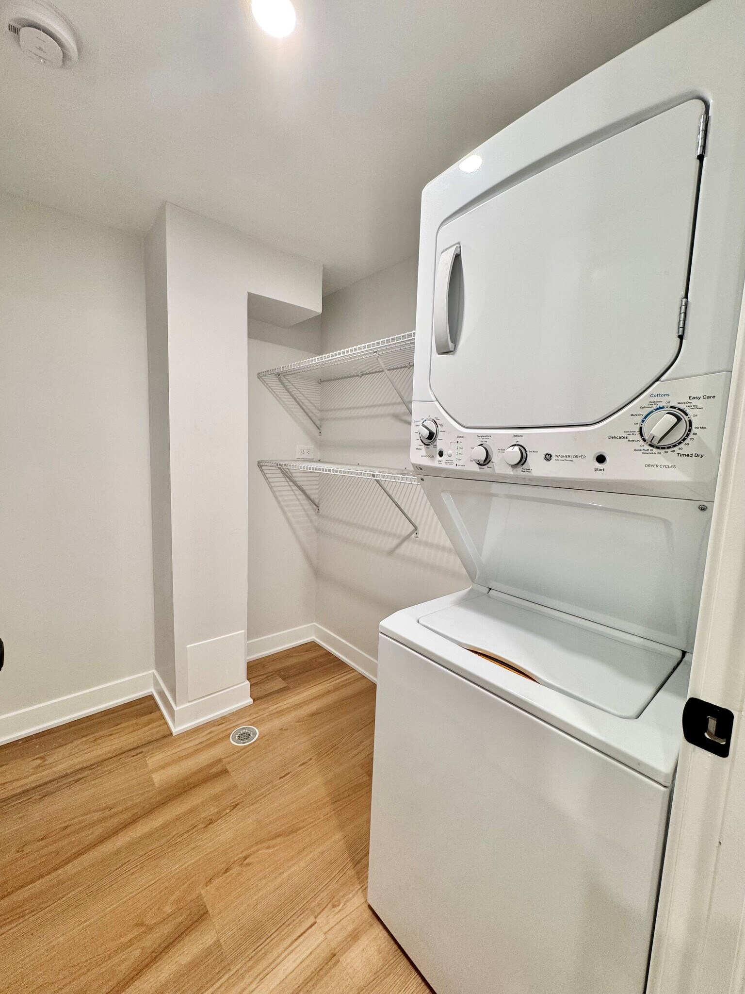 Building Photo - 4816 W Henderson St