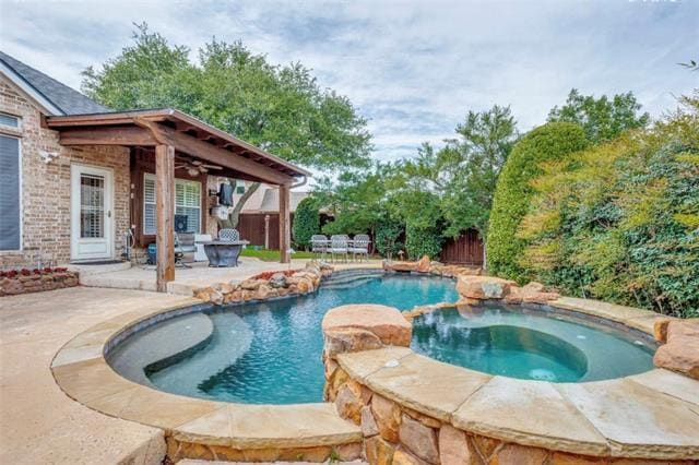 Building Photo - 9808 Capilano Dr