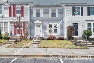 Building Photo - Updated 3 Bedroom Townhome W/ Fenced Yard!