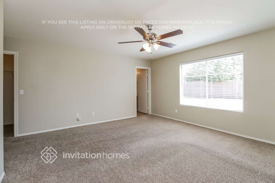 Building Photo - 1715 E Desert Moon Trail