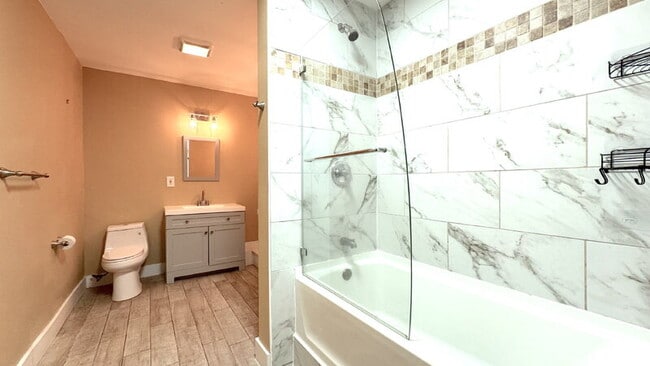 Building Photo - 170 Kingston Ave