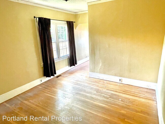 Building Photo - 2 br, 1 bath House - 5049 NE 10th Ave.