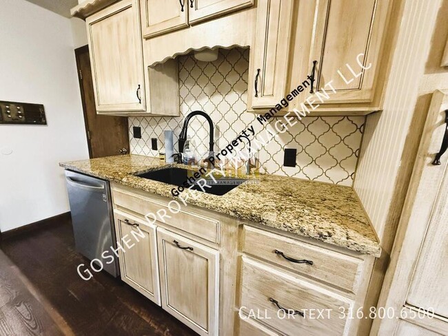 Building Photo - 131 Brazos Dr