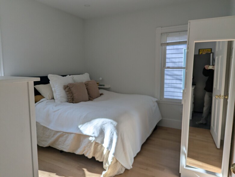 Building Photo - 14 Seven Pines Ave