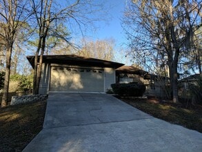 Building Photo - 428 NW 96 Way