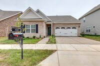 Building Photo - 107 Crabourne Dr