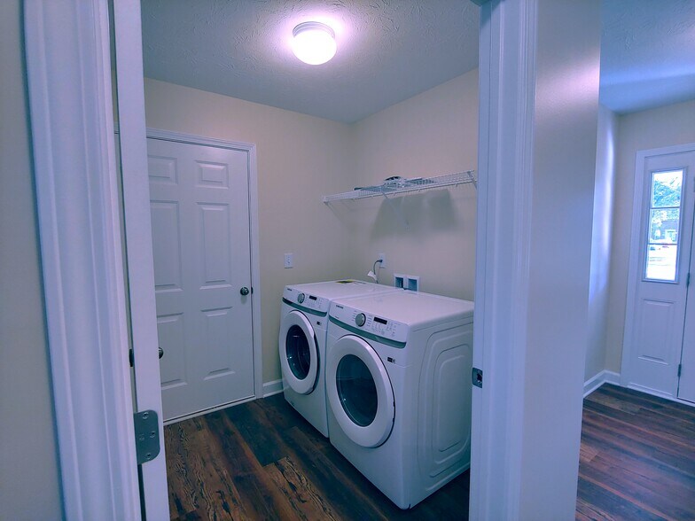 Laundry room - 7762 Knue Rd