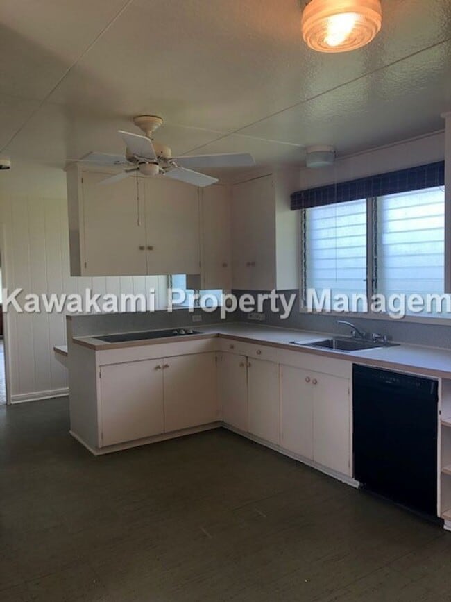 Building Photo - 5537 Haleola St